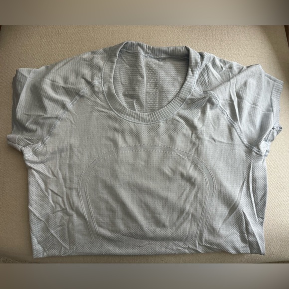 Lululemon - Swiftly Tech Short Sleeve 2.0 - Picture 3 of 3